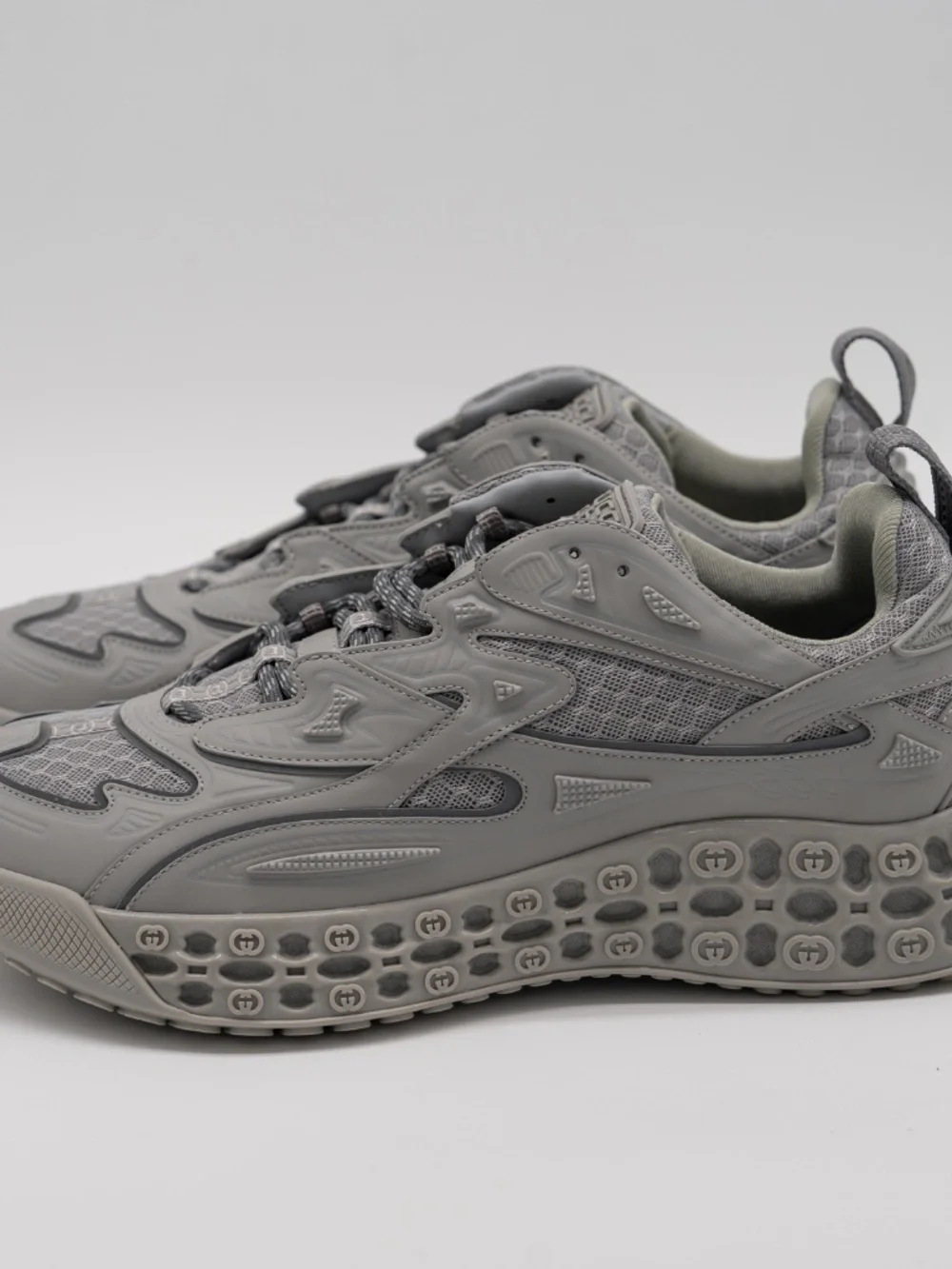 Gucci Men's Sneakers Grey Cub3d Leather GG Mesh Reflective size 8G 8.5 US
